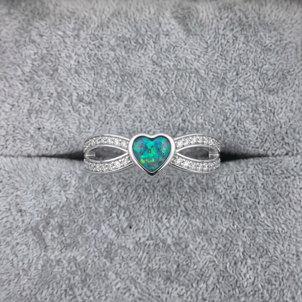 Daisy - Heart & Gems Ring