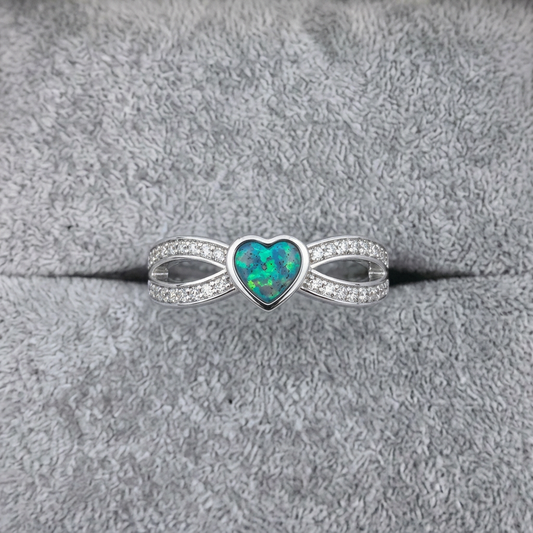 Daisy - Heart & Gems Ring